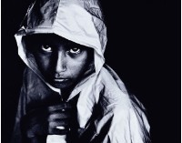 少女(蓮嬌)穿雨衣的女孩的圖片