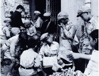 路邊書攤的圖片