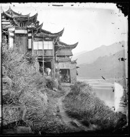 河邊寺廟藏品圖，第1張