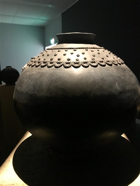 Handmade Traditional Ceramic Pot: Abundance