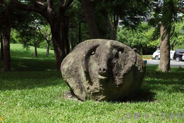 Buffalo Collection Image, Figure 2, Total 3 Figures