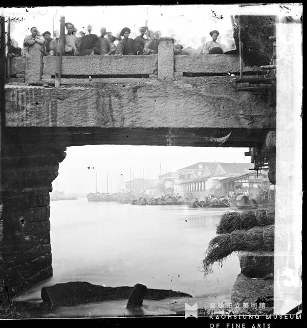 石橋上的人群藏品圖，第1張