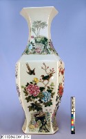 粉彩花鳥紋六方花瓶藏品圖，第4張