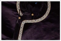 黑緞地琵琶襟立領寬袖彩繡麻姑上壽紋女褂藏品圖，第4張