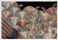 黑緞地立領對襟窄袖盤金仙鶴團花女褂藏品圖，第6張