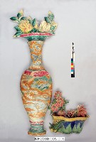 -1：交趾陶花瓶盆果壁塑（花瓶）、-2：交趾陶花瓶盆果壁塑（盆花）藏品圖，第1張