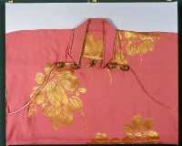 絲質桃紅色地大朵金色提花旗袍藏品圖，第2張