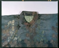 灰藍提花菊花紋錦立領大襟窄袖女衫藏品圖，第2張