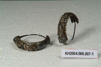 -1：銀鎏金福壽耳環、-2：銀花卉紋戒、-3：銀獅紋戒、-4：銀鎏金喜上眉梢戒藏品圖，第1張