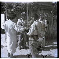 學生賣花藏品圖，第1張