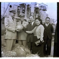 高市參議長林仁和贈美海軍西瓜藏品圖，第1張