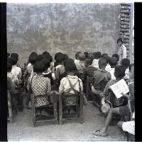 教室外牆上課藏品圖，第1張