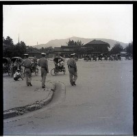 警員取締違規停放的三輪車藏品圖，第1張