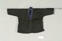 黑棉地卍字紋童衣藏品圖，第1張