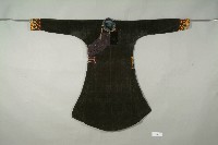 魯凱族珠工飾紋長衣藏品圖，第1張