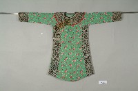 魯凱族刺繡紋長衣藏品圖，第1張