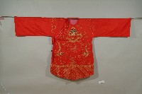 -1紅綢地盤金繡新娘蟒衣、-2紅綢地龍鳳紋盤金繡馬面裙藏品圖，第2張