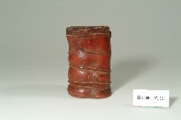 朱漆竹節筆筒藏品圖，第1張