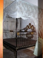 銅鑄雕花床藏品圖，第1張