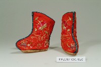 紅緞地蓮花八寶彩繡童靴藏品圖，第1張