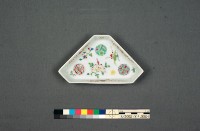 加彩花草紋九拼盤藏品圖，第7張