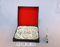 加彩花草紋九拼盤藏品圖，第27張