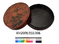 朱漆戧刻錦地菊花紋圓盒藏品圖，第1張