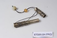 銀人物針筒藏品圖，第2張