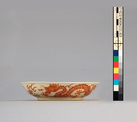 -1：紅彩描金龍紋盤壹對、-2：紅彩描金龍紋盤壹對藏品圖，第10張