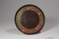 雕刻彩繪花卉紋圓形漆盒及盤藏品圖，第2張