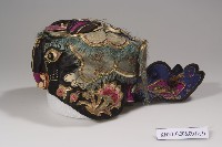 黑緞地橄欖綠頂立體雙虎造型童帽藏品圖，第3張