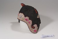 黑棉地鴟鴞造型貼布繡童帽藏品圖，第3張