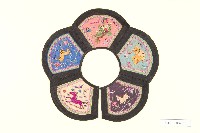 五彩緞地花瓣型彩繡圍涎藏品圖，第1張