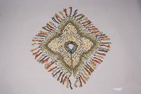 淺綠緞地如意雲紋盤金繡雲肩藏品圖，第1張