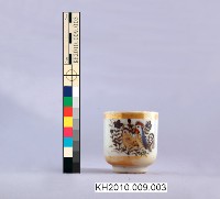 囍字花卉鬥雞紋彩瓷杯藏品圖，第1張