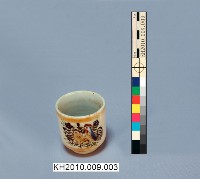 囍字花卉鬥雞紋彩瓷杯藏品圖，第3張