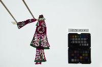 皮影戲簽桿立身偶-富貴夫人（偶身）藏品圖，第1張