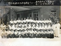 中國青年反共救國團、省立高雄女中大隊四二年度暑期軍中服務隊合影藏品圖，第1張