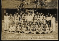 高雄縣立旗山初農第四屆畢業同學合影藏品圖，第1張