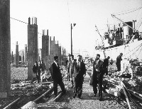 高雄港務局局長李連墀陪同陳處長視察新建香蕉冷藏庫工程藏品圖，第1張