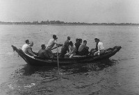 王局長等在外海乘舢舨前往光隆輪藏品圖，第1張