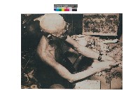 「金連興皮影戲團」創辦人蔡龍溪刻偶照-2藏品圖，第1張