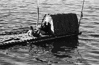 2人在繒筏上相對而坐藏品圖，第1張