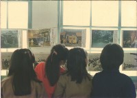 學生觀看先總統 蔣公照片展覽藏品圖，第1張