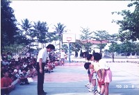 受獎鞠躬藏品圖，第1張