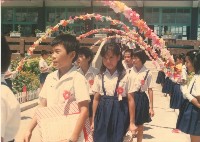 畢業生花圈走道-2藏品圖，第1張