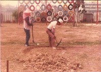 學校空地施作挖掘花圃藏品圖，第1張