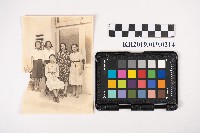 洪勸女與參與皇民奉公會之友人合影藏品圖，第1張