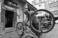 大林蒲－修理腳踏車藏品圖，第1張