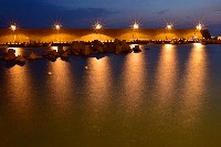 鳳鼻頭漁港岸邊藏品圖，第1張